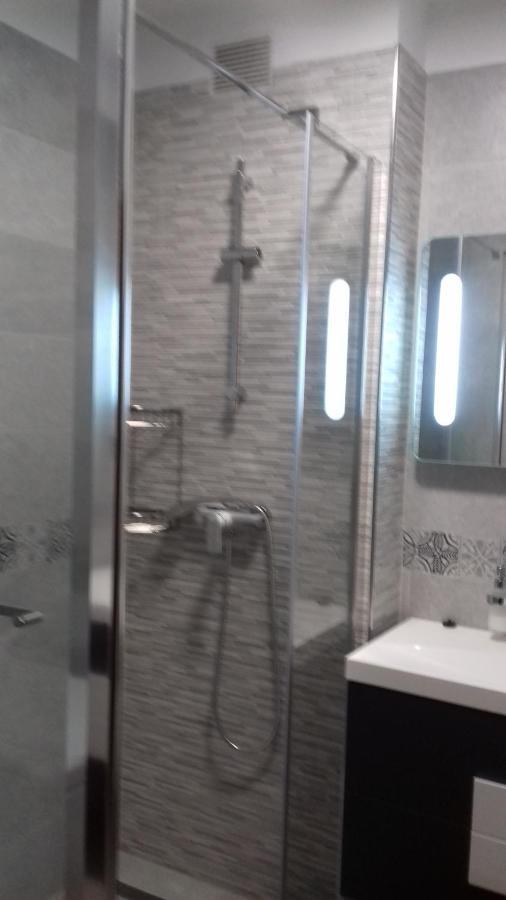 Apartman Lana ,Froudeova Ulica 3 Nasuprot Zg Velesajma Zagreb Exterior photo